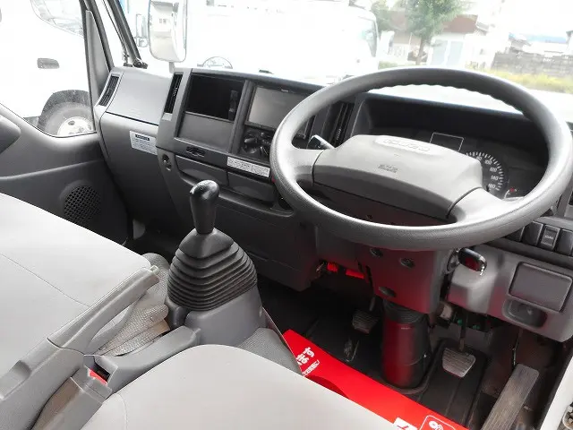 いすゞ エルフ TRG-NHS85A(4WD)の写真13