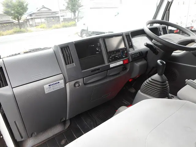 いすゞ エルフ TRG-NHS85A(4WD)の写真18