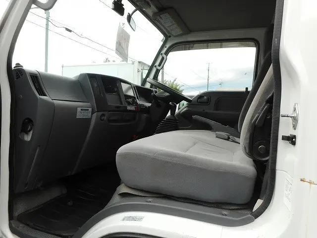 いすゞ エルフ TRG-NHS85A(4WD)の写真19