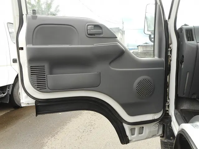 いすゞ エルフ TRG-NHS85A(4WD)の写真20