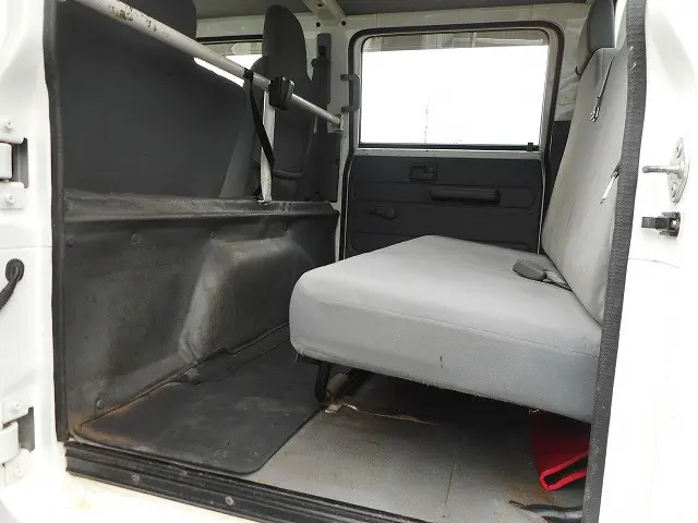 いすゞ エルフ TRG-NHS85A(4WD)の写真21