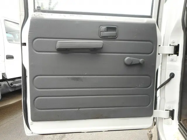 いすゞ エルフ TRG-NHS85A(4WD)の写真22