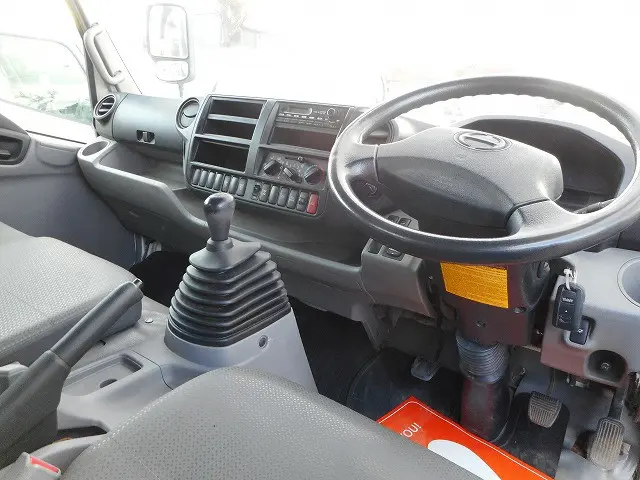 日野 デュトロ TKG-XZU775M(4WD)の写真15