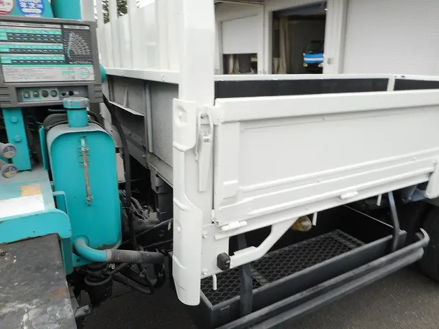 日野 デュトロ BDG-XZU388M(4WD)の写真20