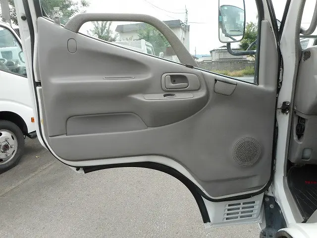 日野 デュトロ BDG-XZU388M(4WD)の写真32