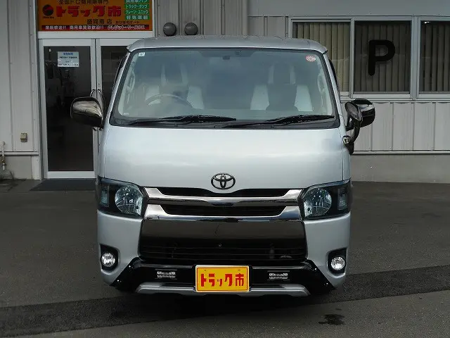 トヨタ ハイエースバン ADF-KDH206V(4WD)の写真2
