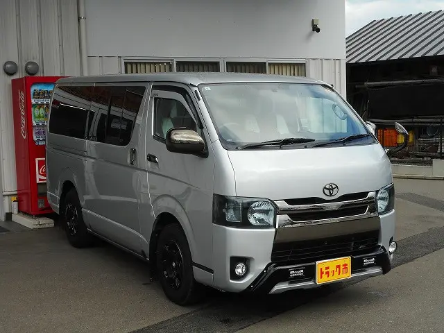 トヨタ ハイエースバン ADF-KDH206V(4WD)の写真3