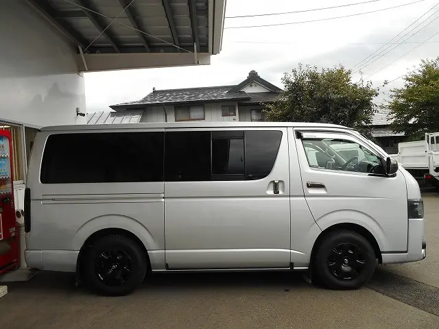 トヨタ ハイエースバン ADF-KDH206V(4WD)の写真4