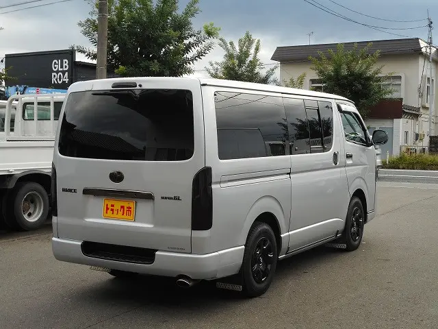 トヨタ ハイエースバン ADF-KDH206V(4WD)の写真7