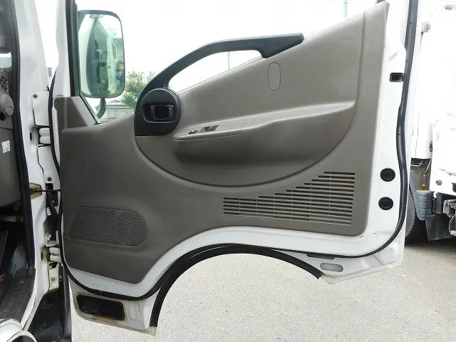 日産 アトラス TKG-SZ5F24(4WD)の写真14