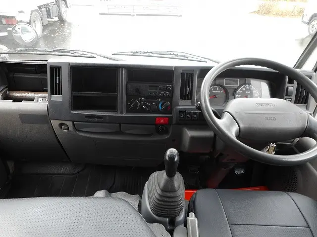 いすゞ エルフ SKA-NHS85A(4WD)の写真11