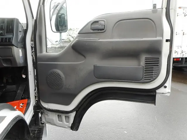 いすゞ エルフ SKA-NHS85A(4WD)の写真14