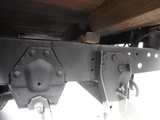 いすゞ エルフ SKA-NHS85A(4WD)の写真32