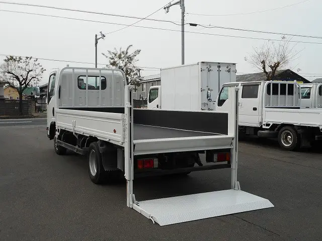 いすゞ エルフ TRG-NLS85AR(4WD)の写真10