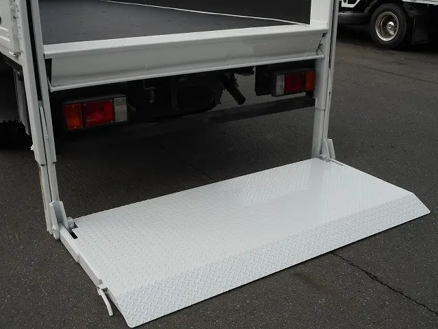 いすゞ エルフ TRG-NLS85AR(4WD)の写真11