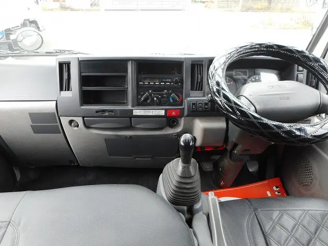 いすゞ エルフ BKG-NHS85A(4WD)の写真11