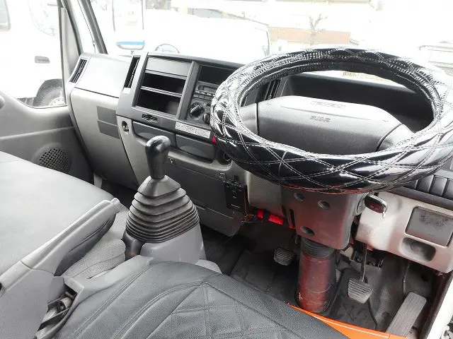 いすゞ エルフ BKG-NHS85A(4WD)の写真12