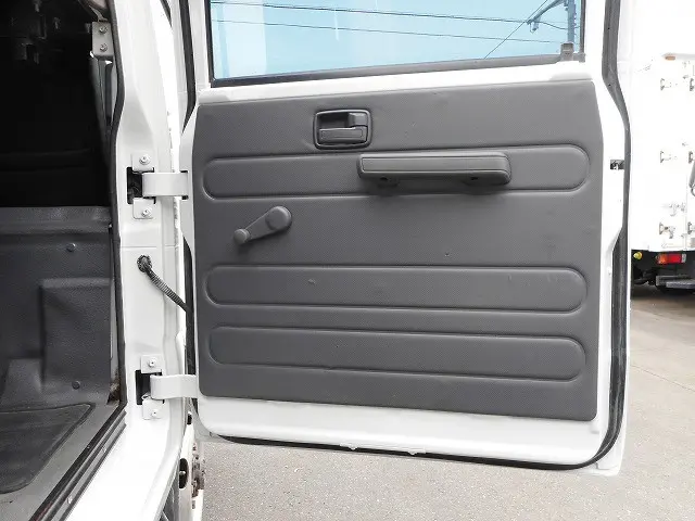 いすゞ エルフ BKG-NHS85A(4WD)の写真16