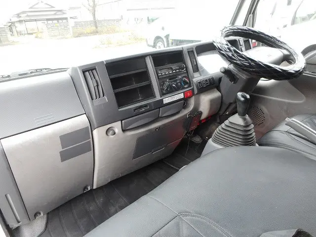 いすゞ エルフ BKG-NHS85A(4WD)の写真17