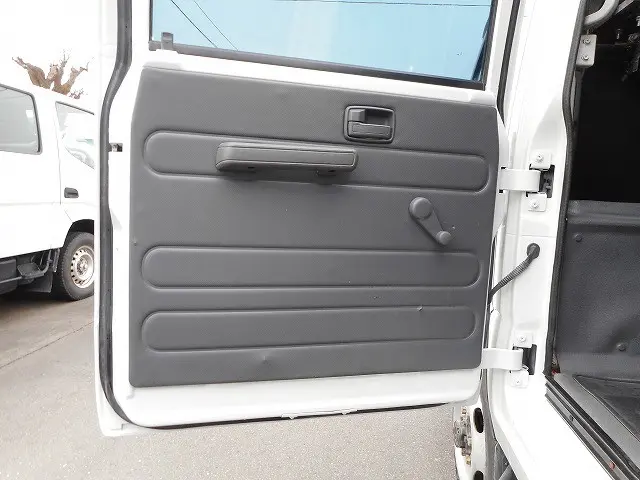 いすゞ エルフ BKG-NHS85A(4WD)の写真21