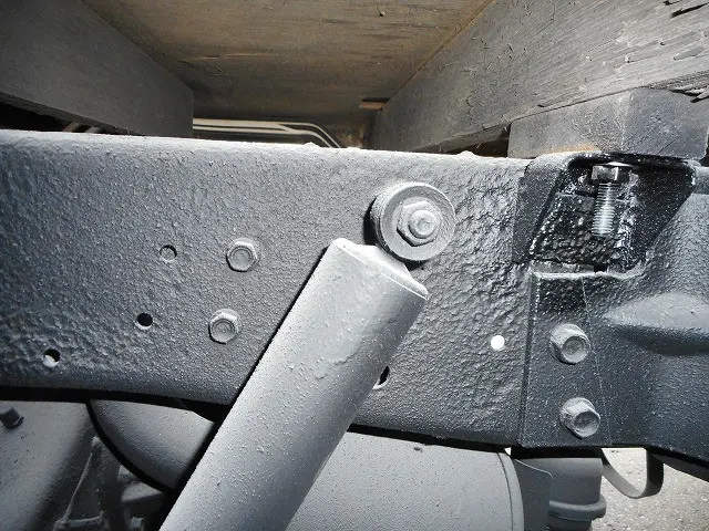 いすゞ エルフ BKG-NHS85A(4WD)の写真24