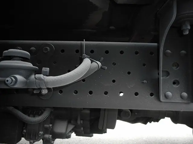 いすゞ エルフ BKG-NHS85A(4WD)の写真30