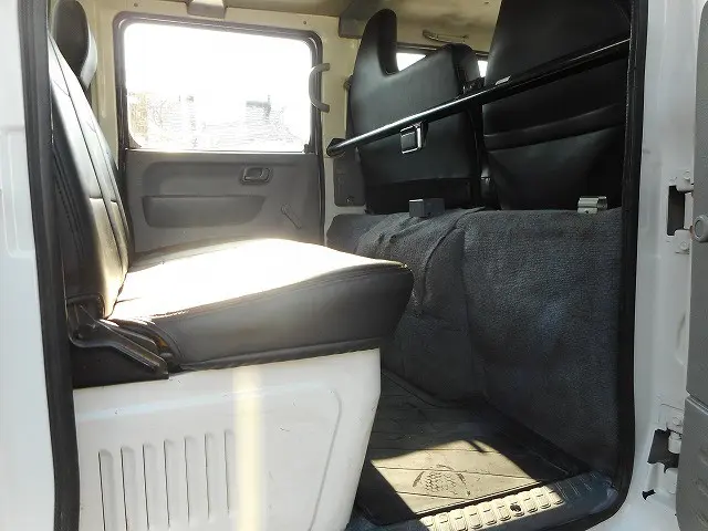 三菱 キャンター TKG-FGA20(4WD)の写真15