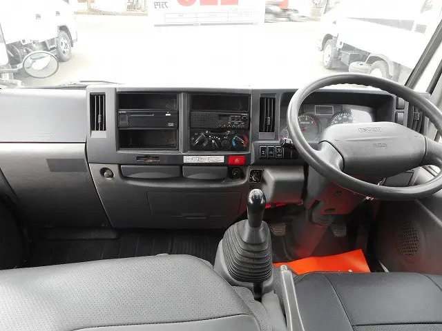 いすゞ エルフ BKG-NJS85A(4WD)の写真12