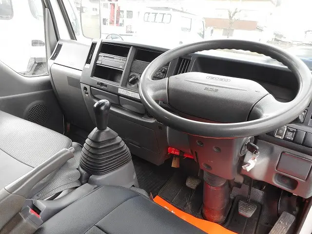 いすゞ エルフ BKG-NJS85A(4WD)の写真13