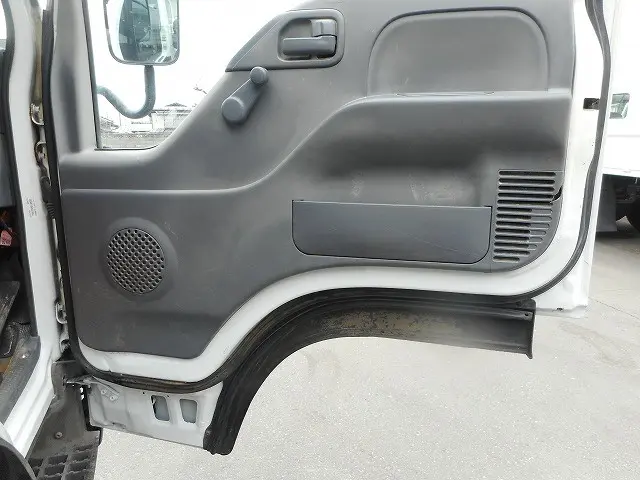 いすゞ エルフ BKG-NJS85A(4WD)の写真15