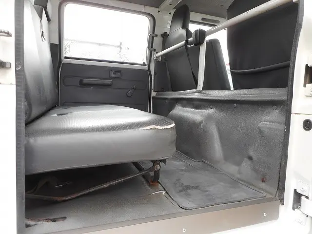 いすゞ エルフ BKG-NJS85A(4WD)の写真16