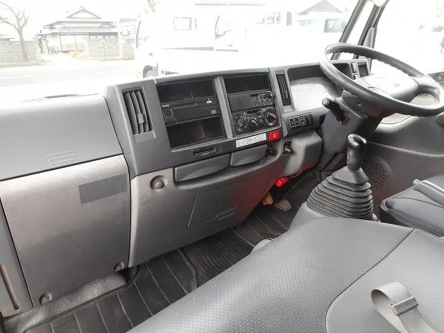 いすゞ エルフ BKG-NJS85A(4WD)の写真18