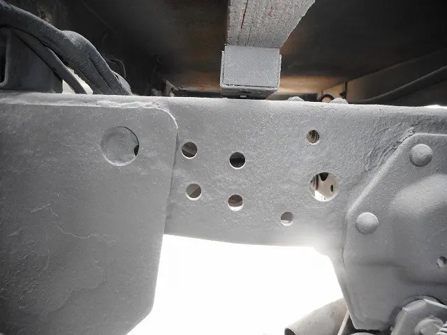 いすゞ エルフ BKG-NJS85A(4WD)の写真27