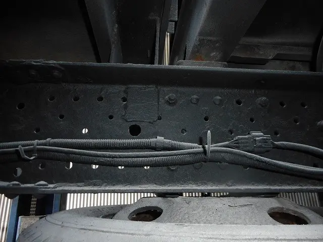 いすゞ エルフ BKG-NJS85A(4WD)の写真37