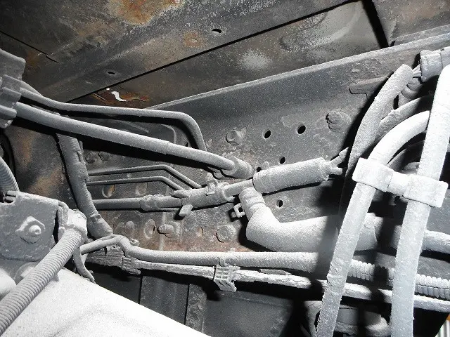 いすゞ エルフ BKG-NJS85A(4WD)の写真40