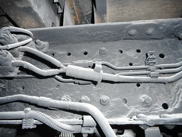 いすゞ エルフ BKG-NJS85A(4WD)の写真41