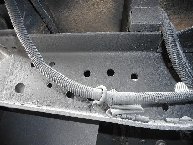 いすゞ エルフ BKG-NJS85A(4WD)の写真44