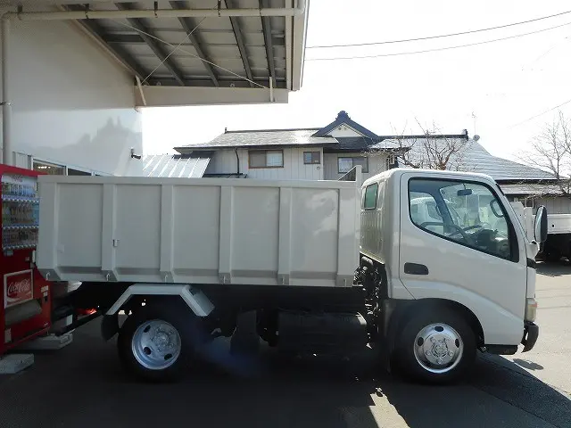 トヨタ ダイナ BDG-XZU368(4WD)の写真4
