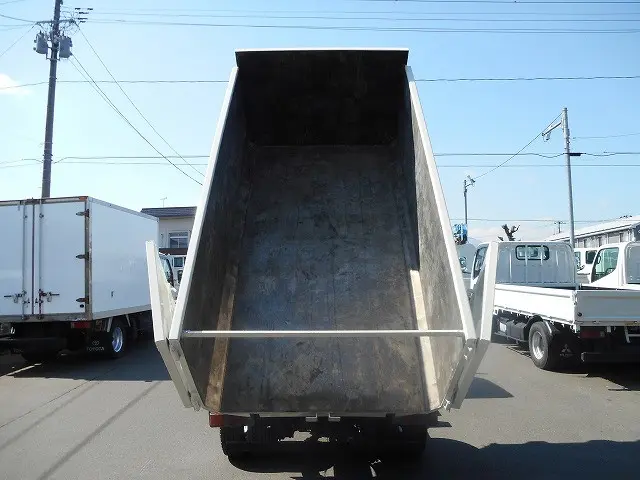 トヨタ ダイナ BDG-XZU368(4WD)の写真12