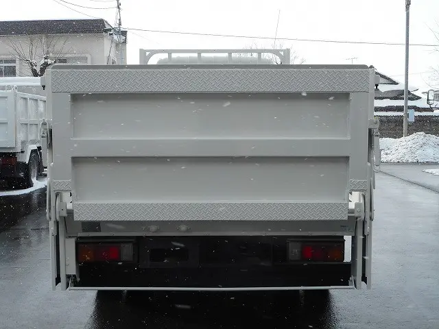 トヨタ ダイナ TKG-XZU695(4WD)の写真6