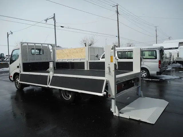 トヨタ ダイナ TKG-XZU695(4WD)の写真10