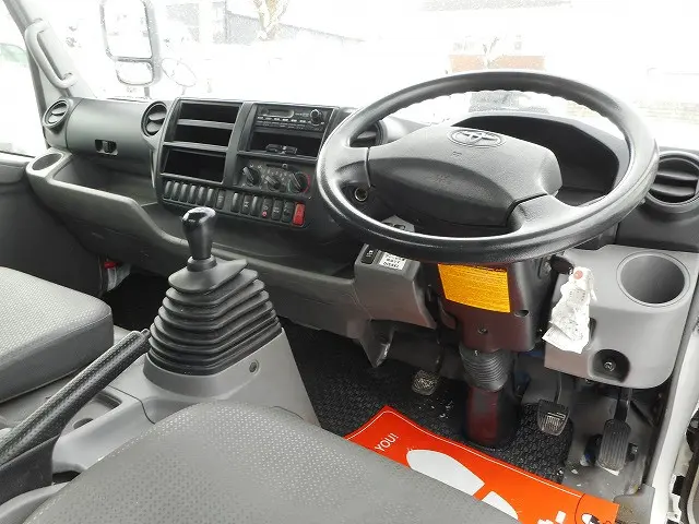 トヨタ ダイナ TKG-XZU775(4WD)の写真11