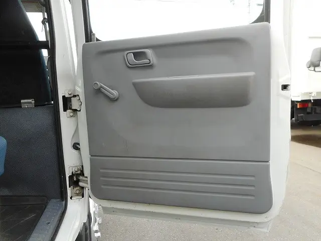 三菱 キャンター TPG-FDA00(4WD)の写真16