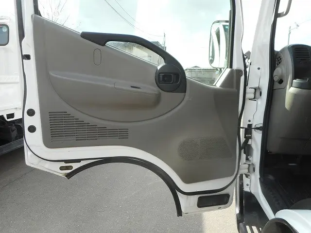 日産 アトラス SDG-SZ5F24(4WD)の写真21