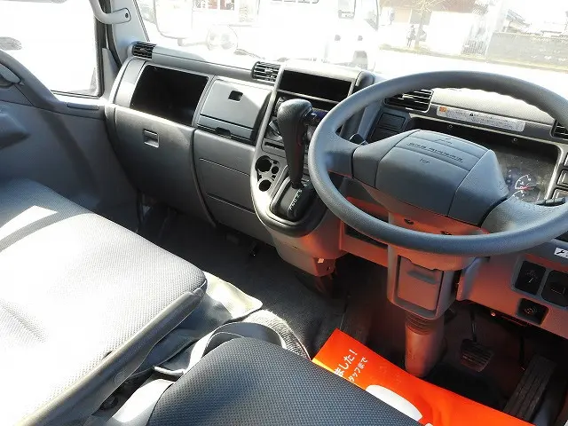 三菱 キャンターガッツ PDG-FD70B(4WD)の写真12