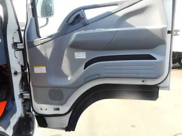 三菱 キャンターガッツ PDG-FD70B(4WD)の写真14