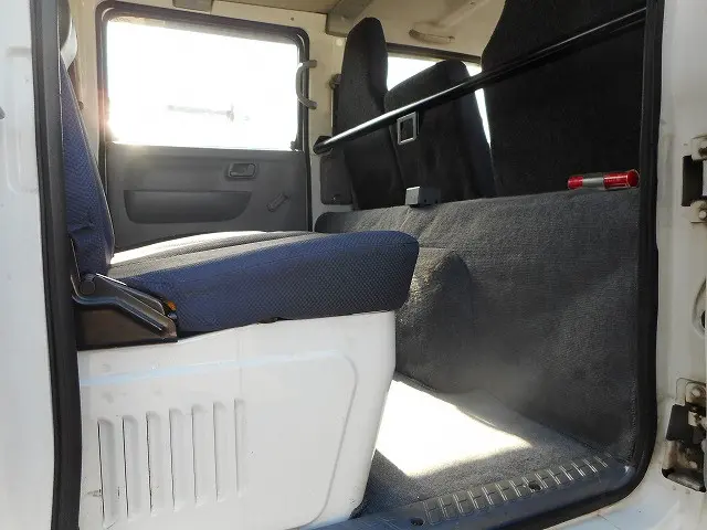 三菱 キャンターガッツ PDG-FD70B(4WD)の写真15