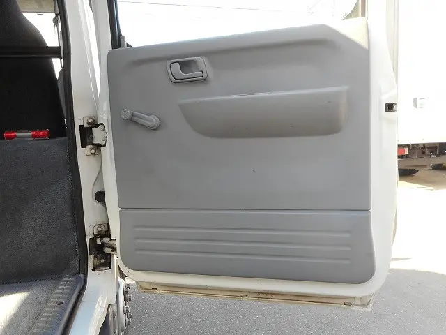 三菱 キャンターガッツ PDG-FD70B(4WD)の写真16