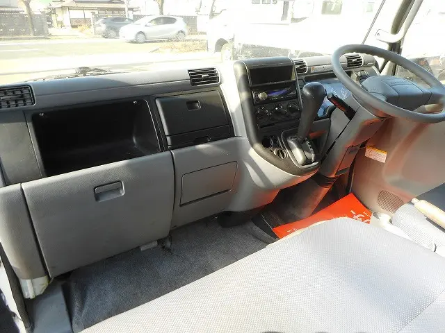 三菱 キャンターガッツ PDG-FD70B(4WD)の写真17