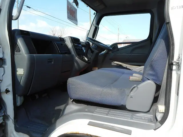 三菱 キャンターガッツ PDG-FD70B(4WD)の写真18
